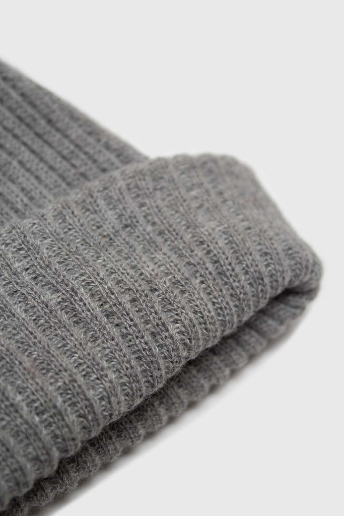Pale grey ribbed beanie hat_2