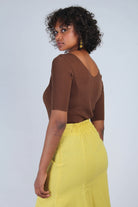 Brown double V-neck ribbed knit tee_3