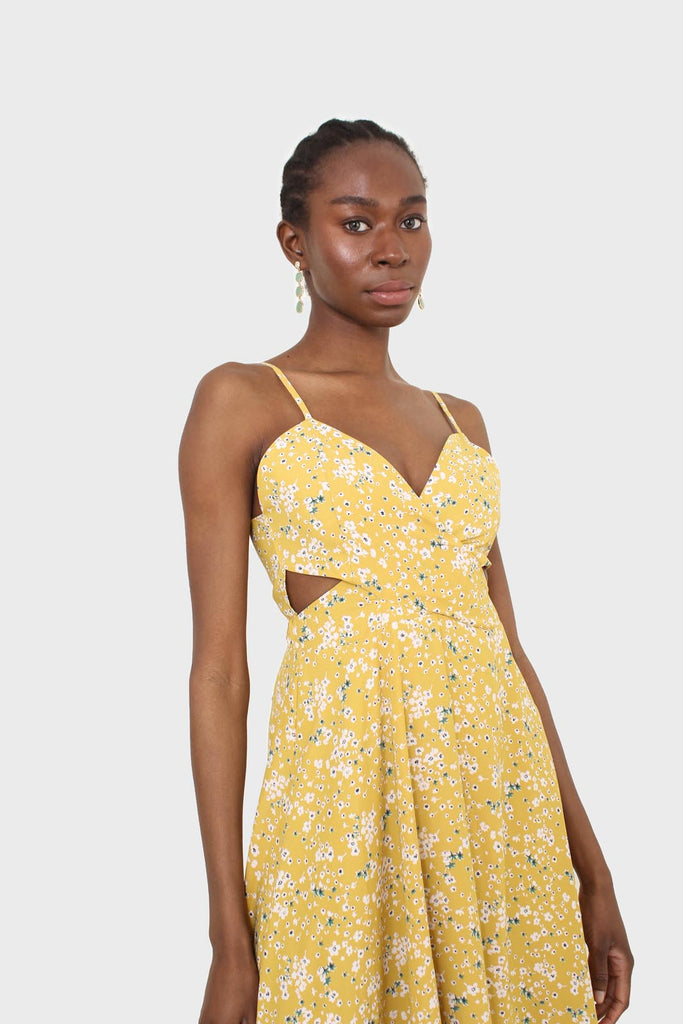Yellow and white floral ribbon back dress_6