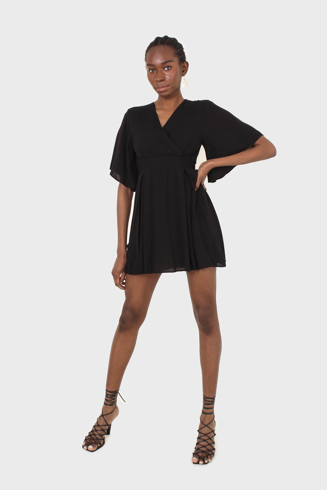 Black layered V-neck short sleeved dress_7
