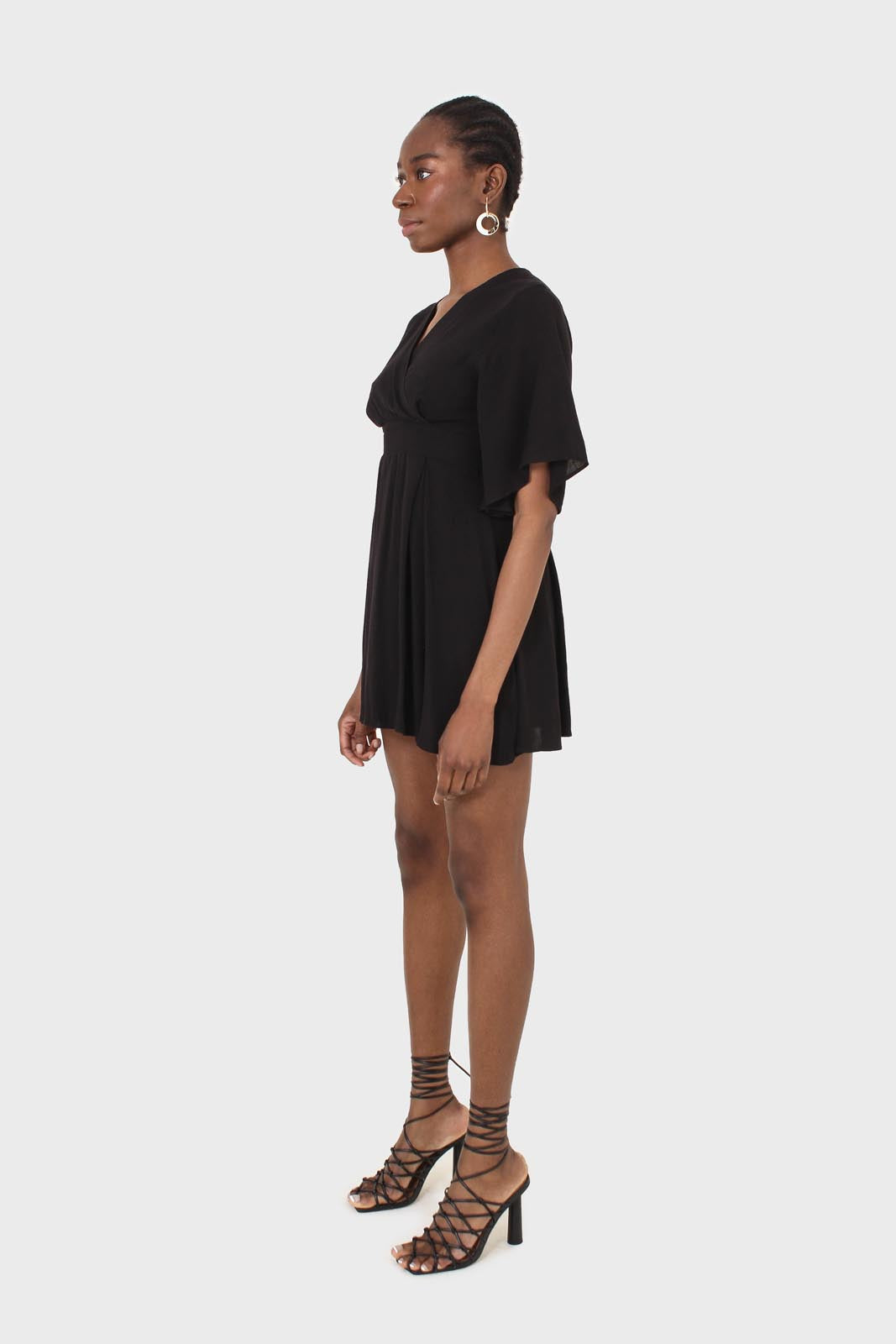 Black layered V-neck short sleeved dress_4