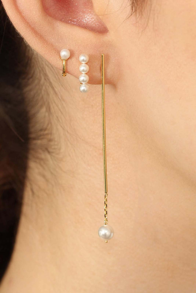 Gold small pearl D earrings_3