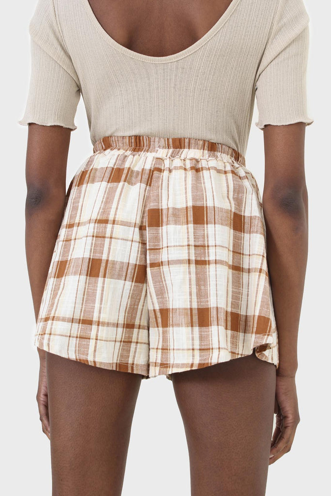 Beige and brown checked linen shorts_2