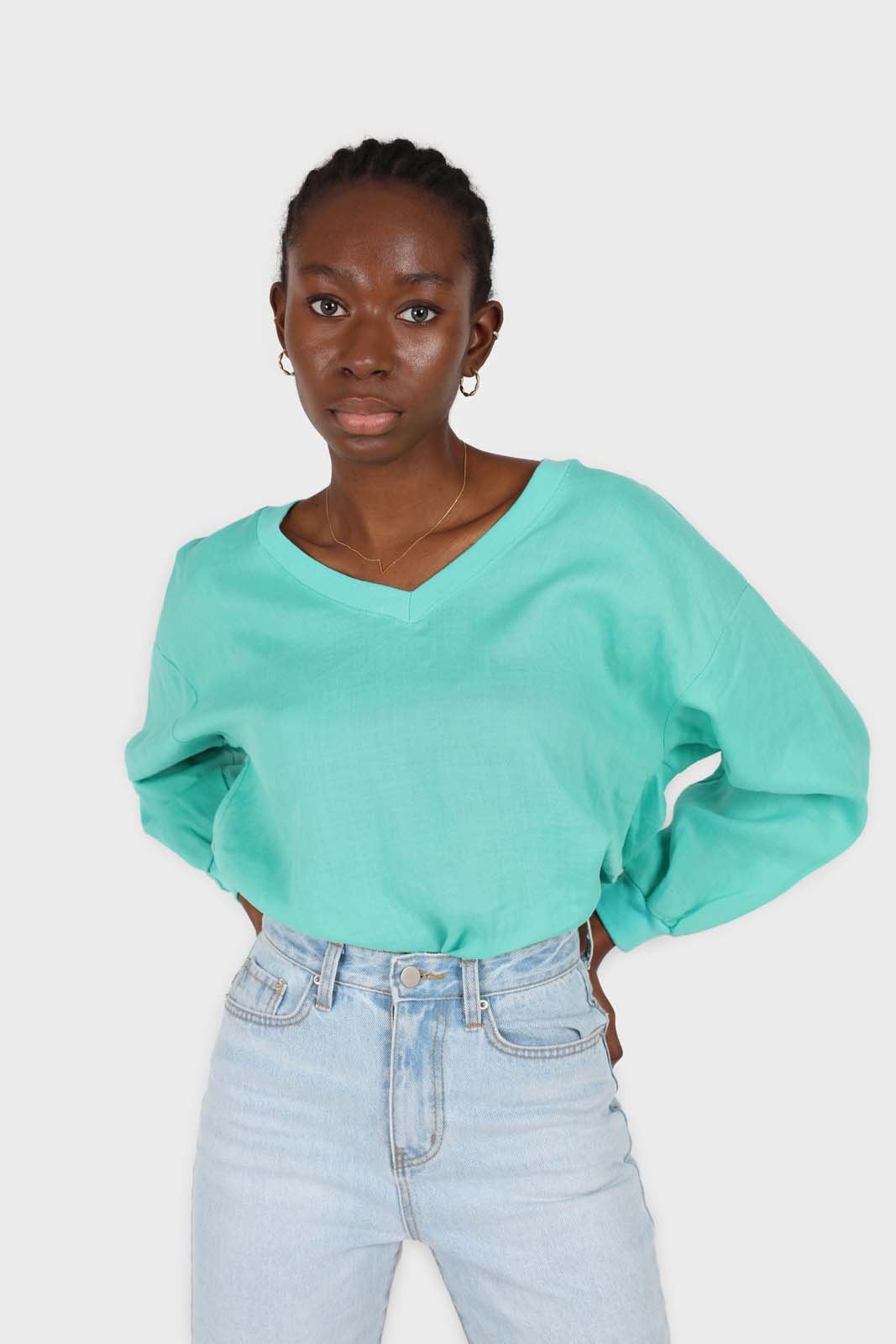Green V-neck linen long sleeved top_2