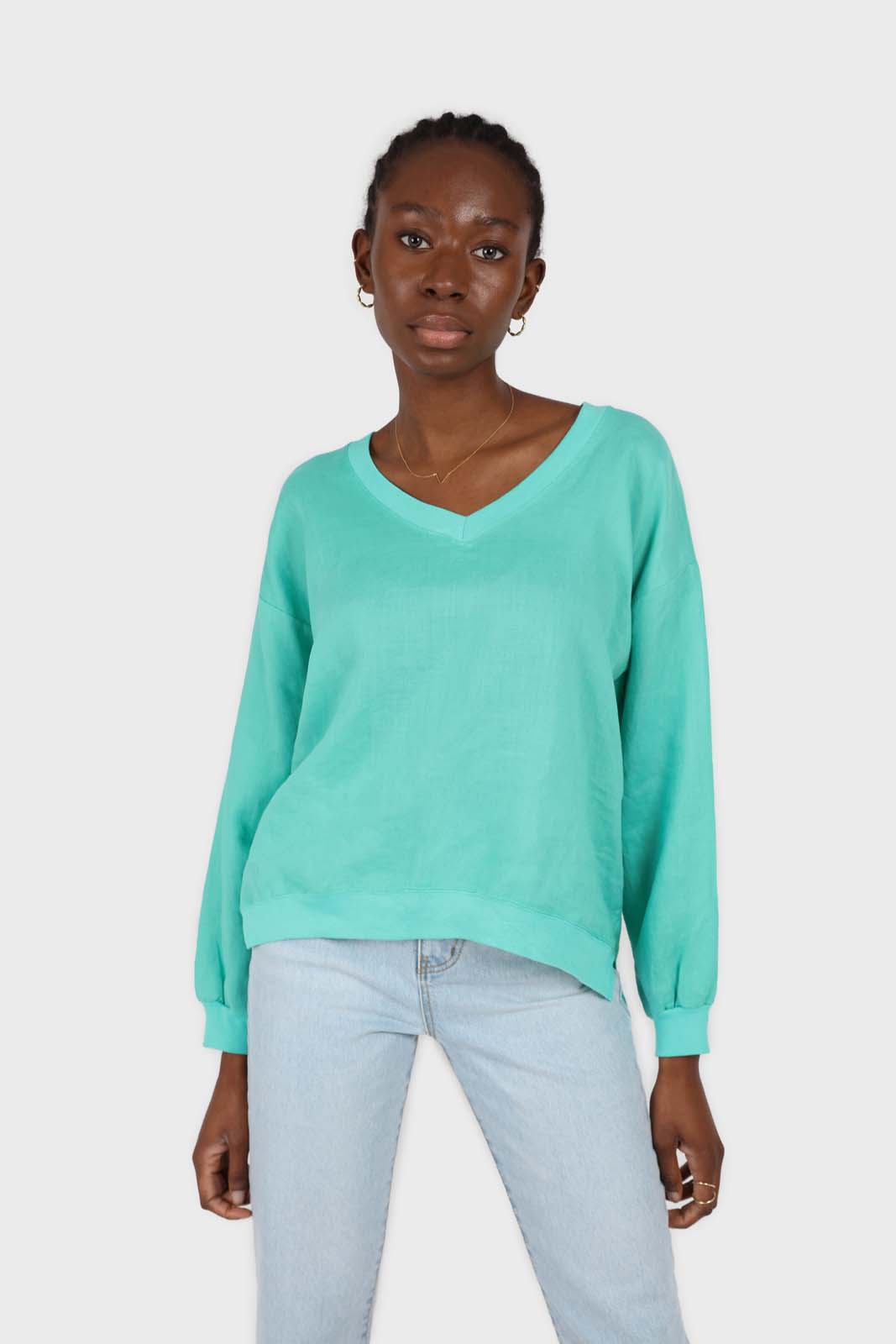 Green V-neck linen long sleeved top_1