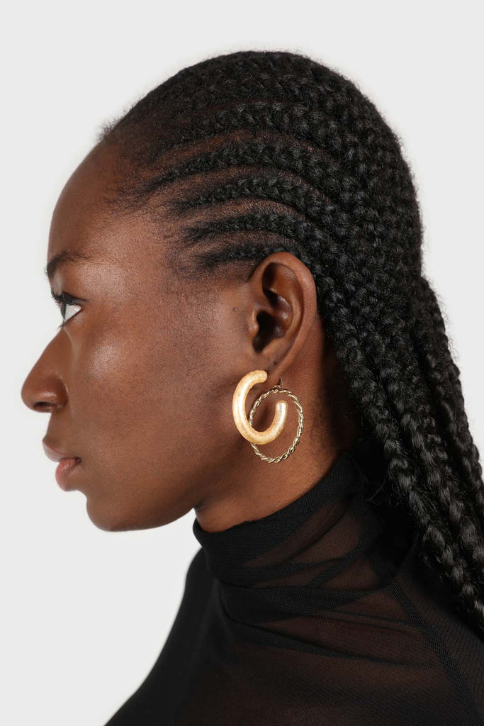 Gold and metallic beige double hoop earrings_2