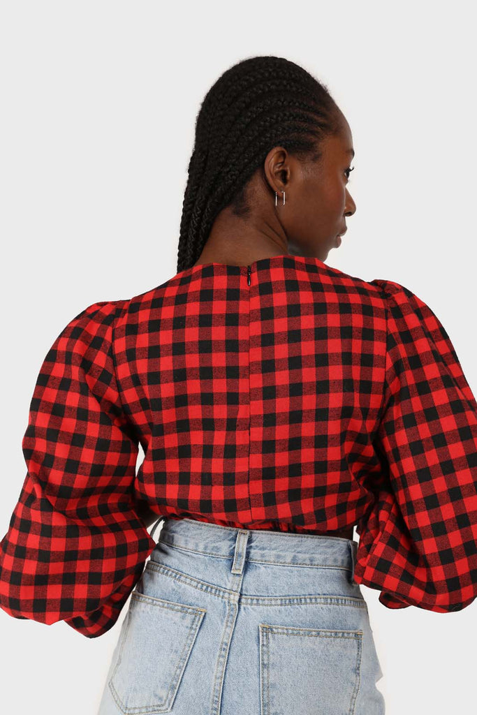 Red and black checked pull string long sleeved top_3
