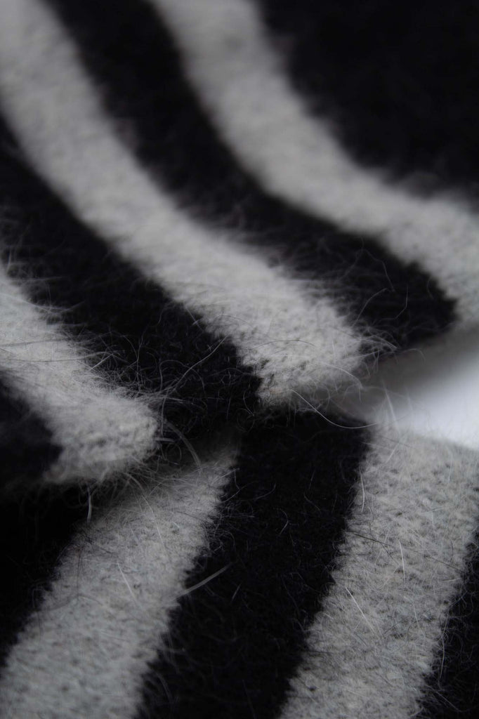 Black and grey striped angora socks_4