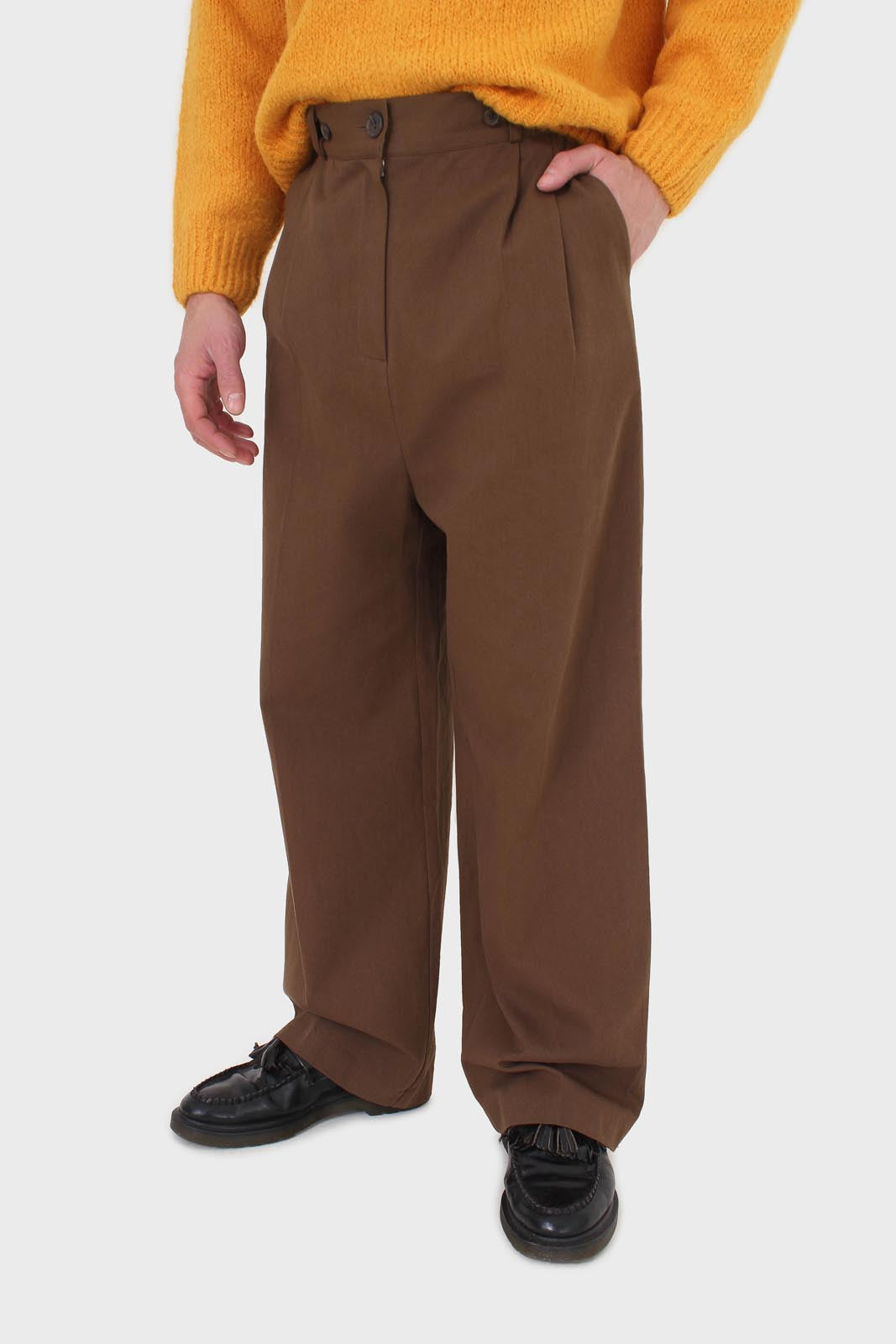 Brown two button waist wide leg trousers_1
