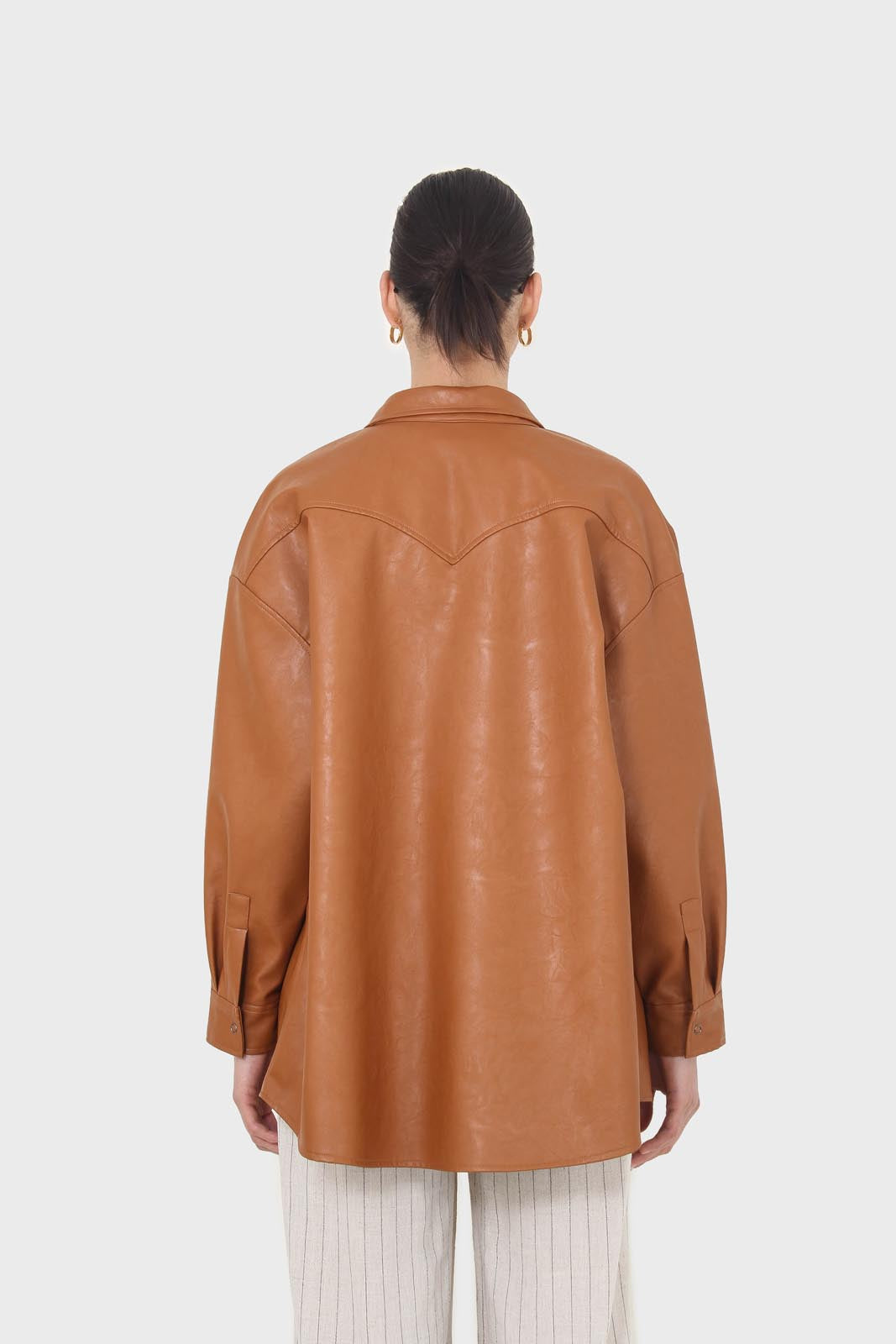 Camel vegan leather oversized shirt_7