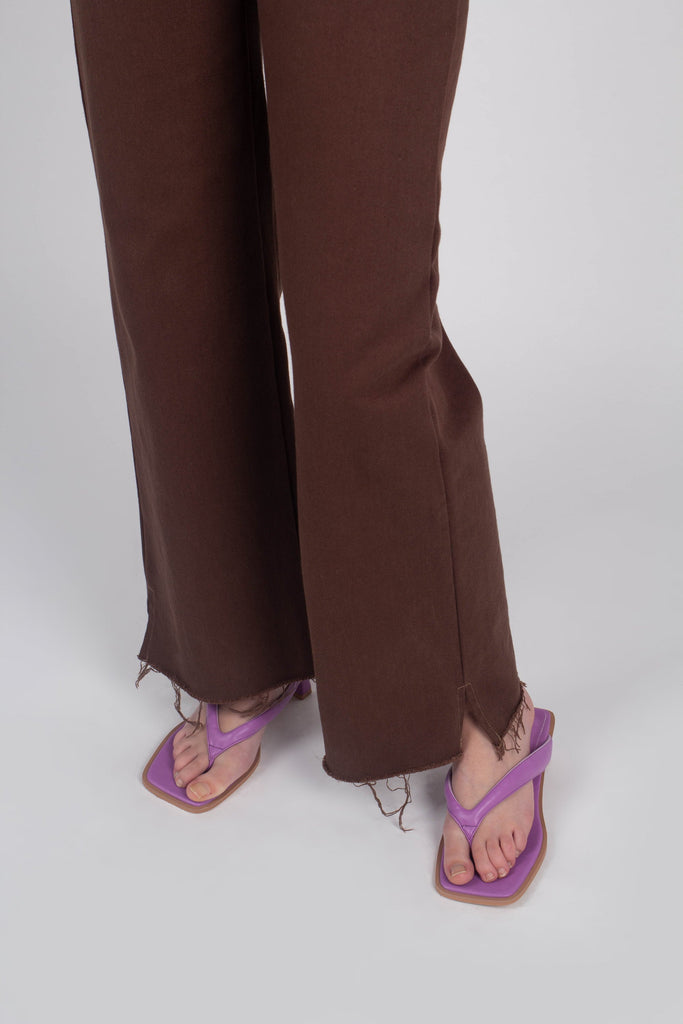 Brown and ivory contrast stitch flare trousers_5