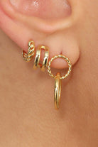 Gold linking circle earrings_3