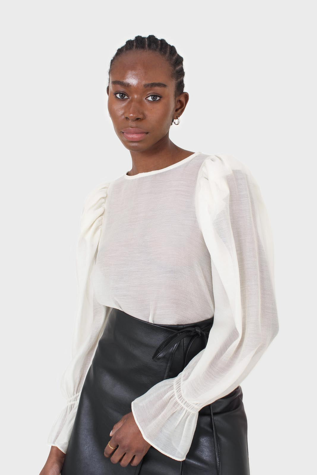 Ivory sheer organza puff sleeved blouse_7
