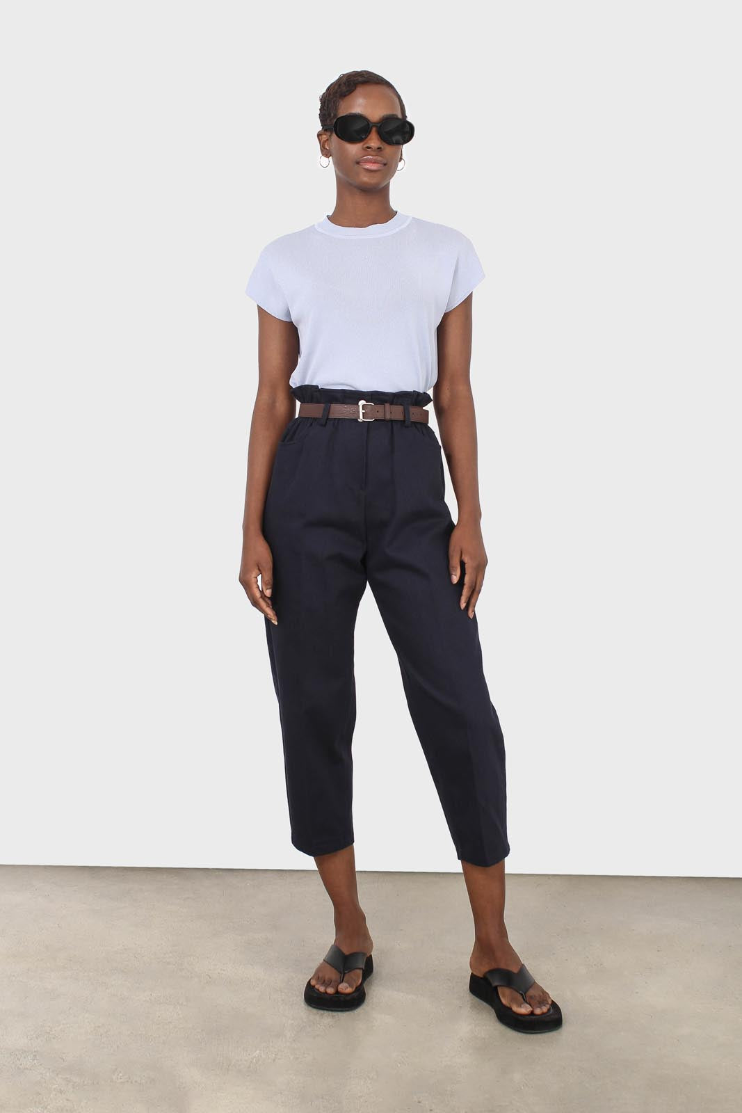 fit belted trousers