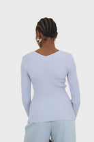 Light blue V-neck ribbed long sleeved knit_5