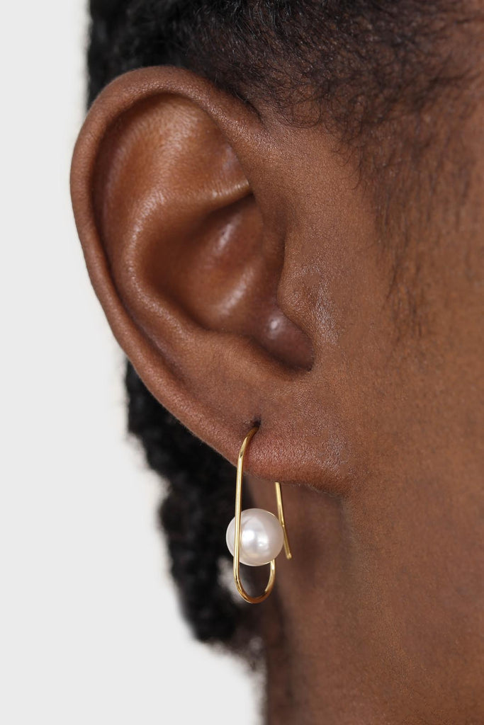 Gold paper clip pearl earrings_2