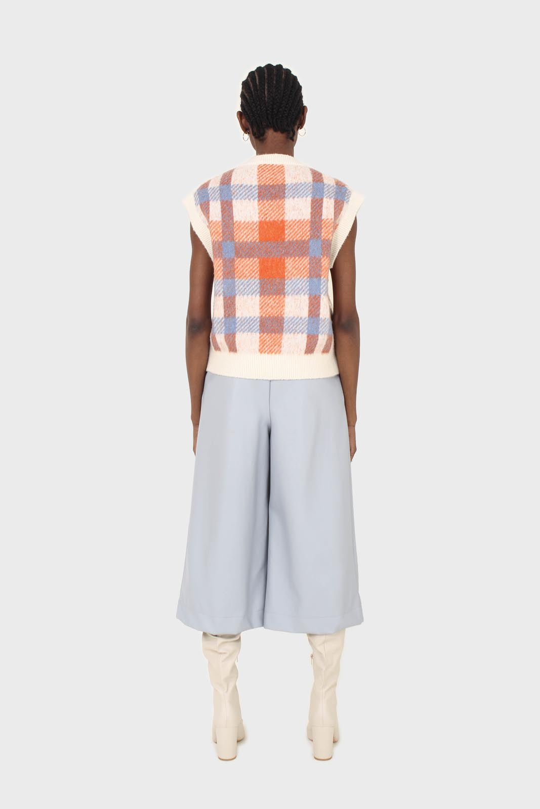 Light blue vegan leather wide leg short trousers_4