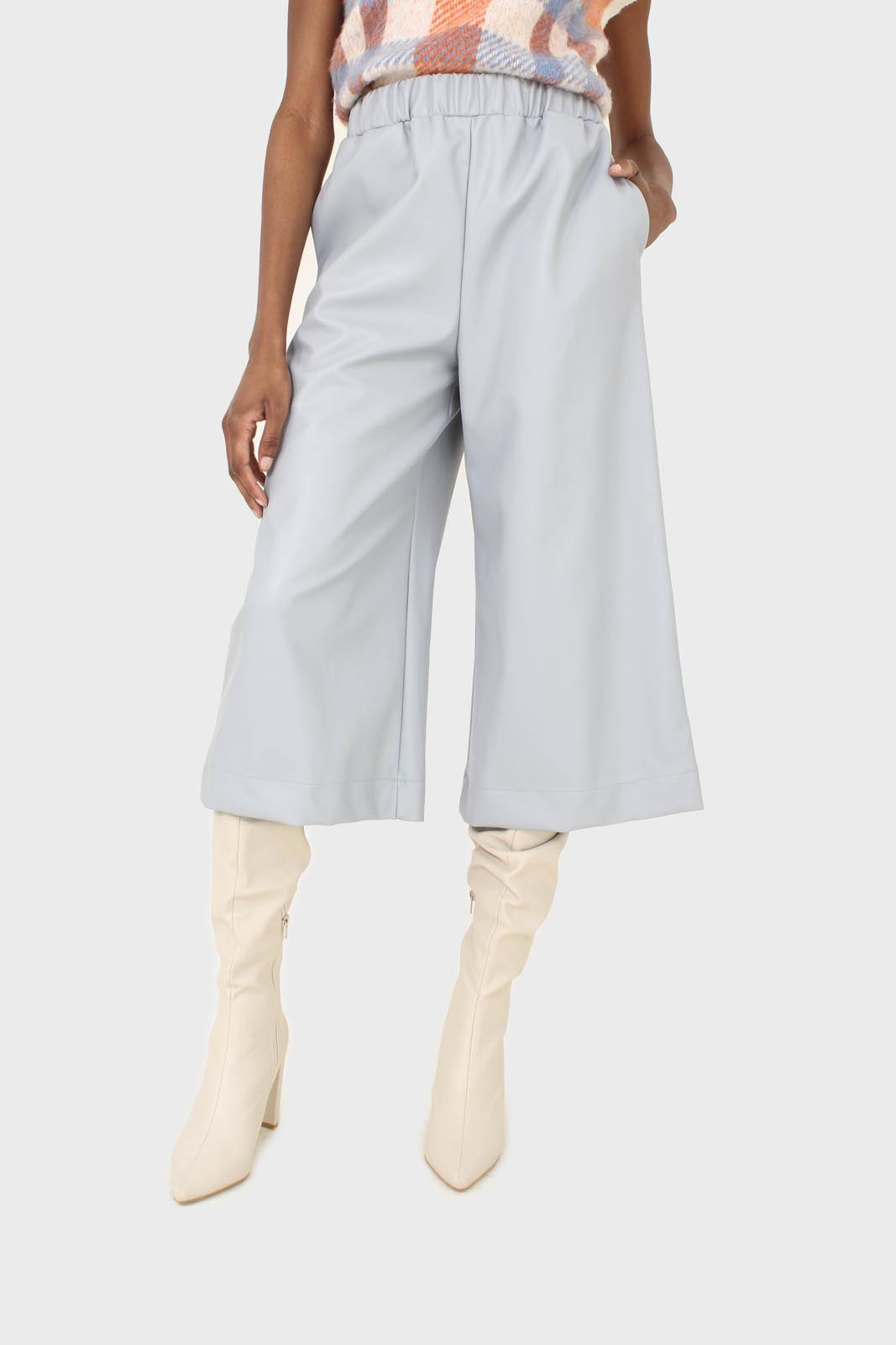 Light blue vegan leather wide leg short trousers_1