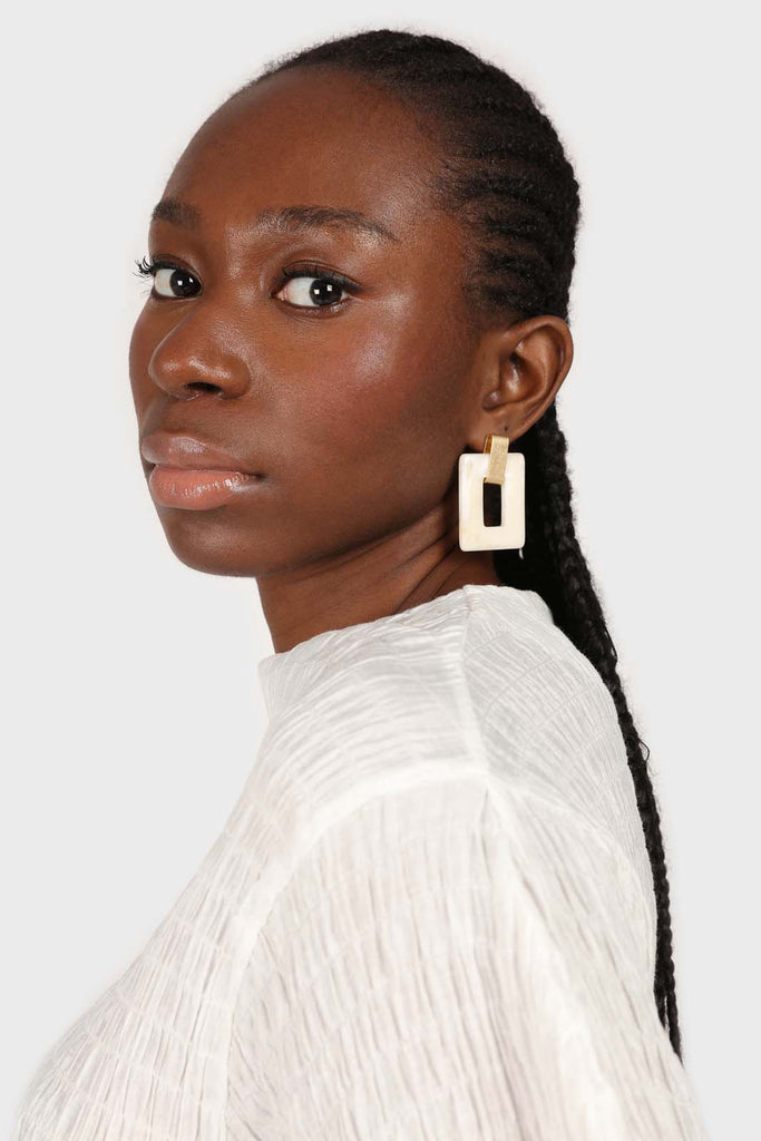 Ivory square gold loop linking earrings_5