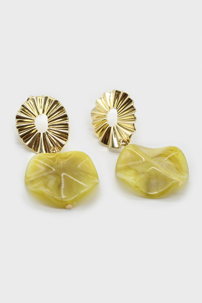 Gold ridged drop lime enamel circle earrings_1