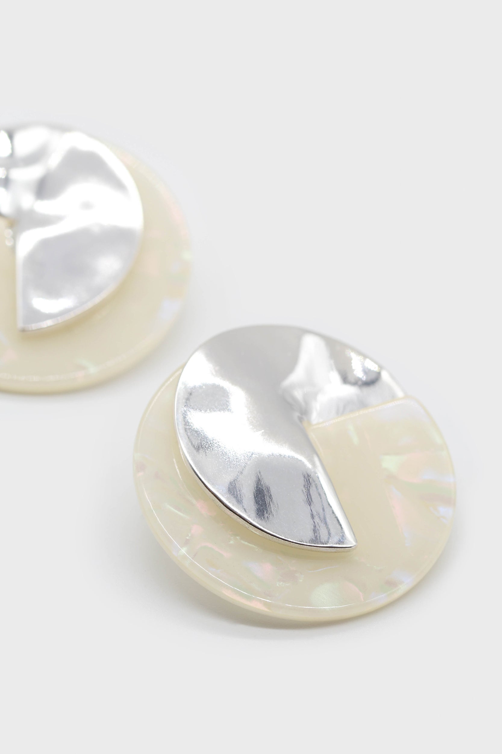 fleck hammered silver disc earrings