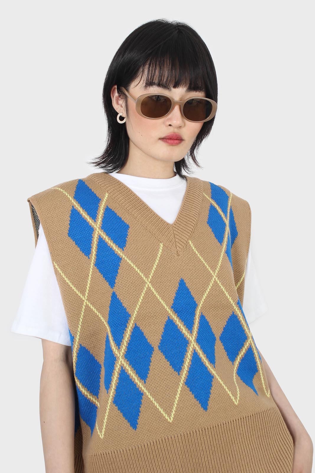 Camel and bright blue argyle sweater vest_7
