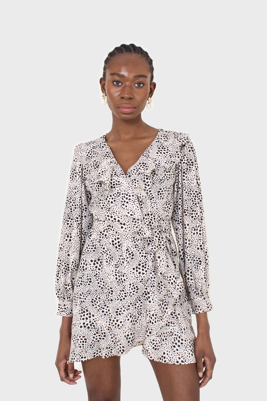 Ivory and black printed ruffle trim dress_9