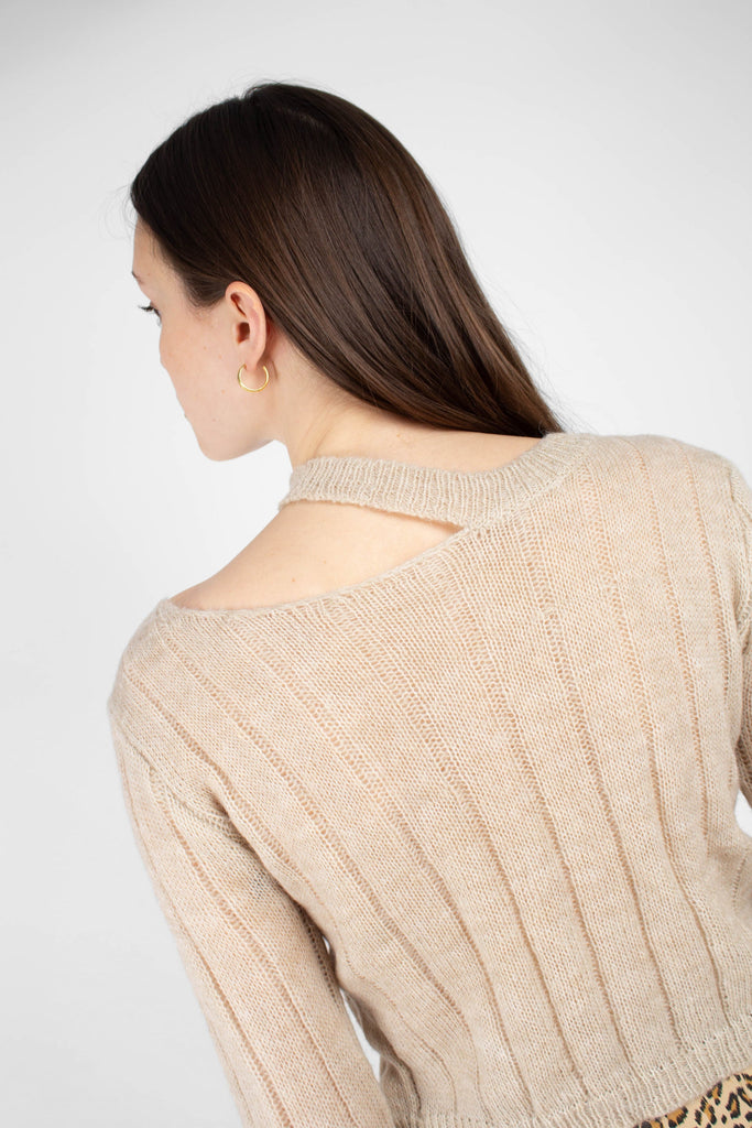 Beige neck slit cropped long sleeved knit top_3