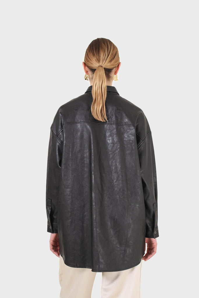 Black vegan leather belted shirt jacket_8