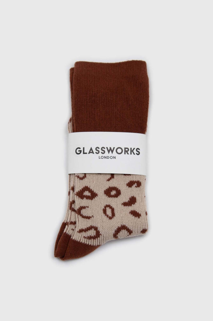 Beige and brown leopard outline socks_3
