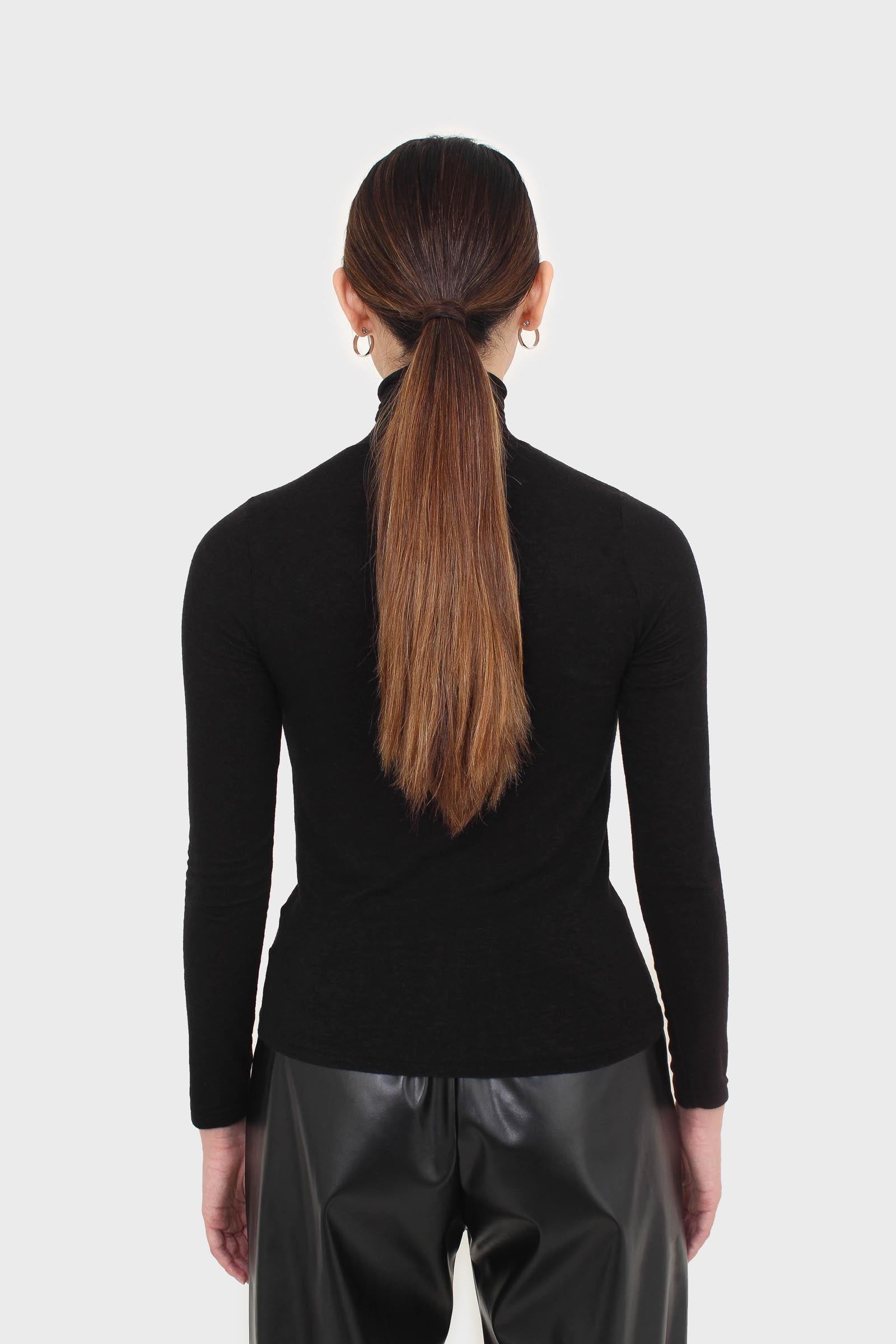 Black wool blended thin turtleneck top_9