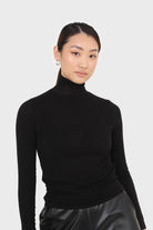 Black wool blended thin turtleneck top_5