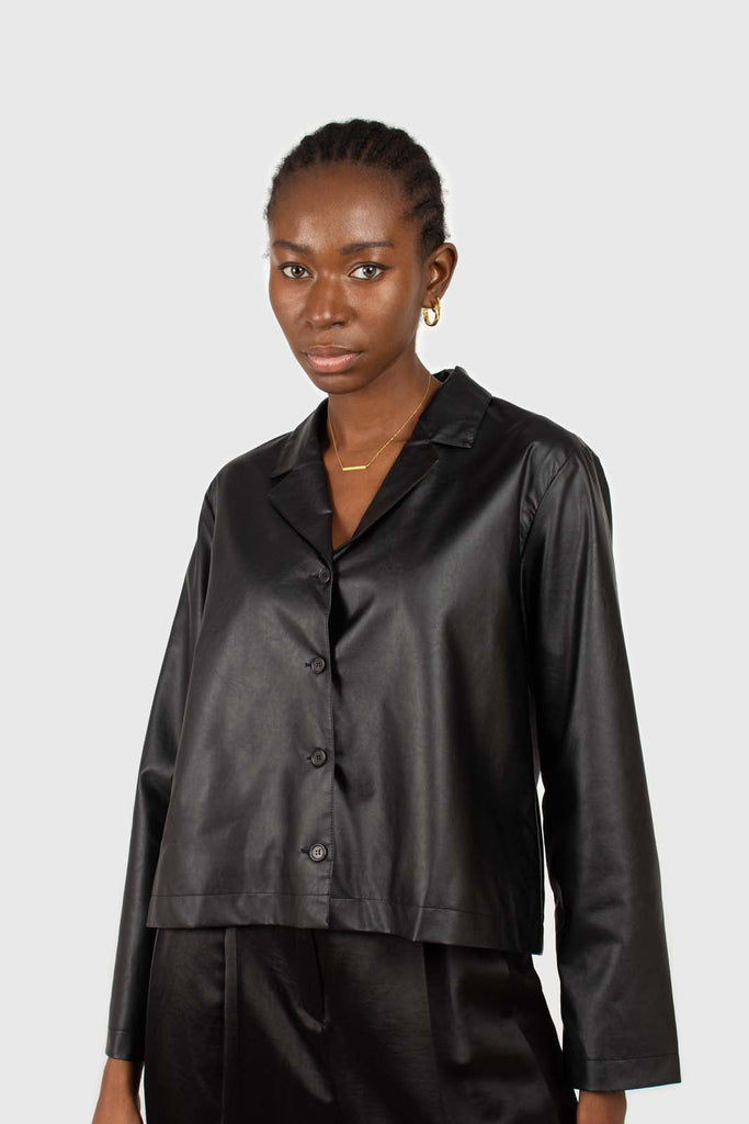 Black vegan leather short shirt jacket_3