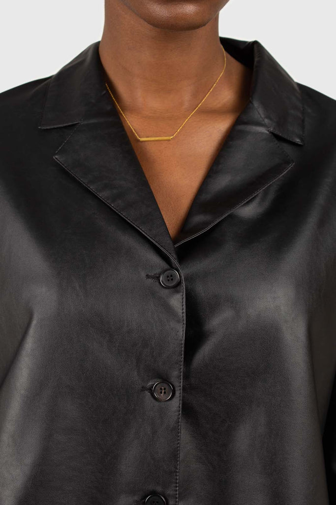Black vegan leather short shirt jacket_8
