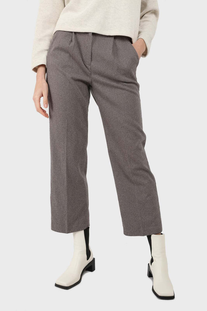 Beige and ivory houndstooth check trousers_5