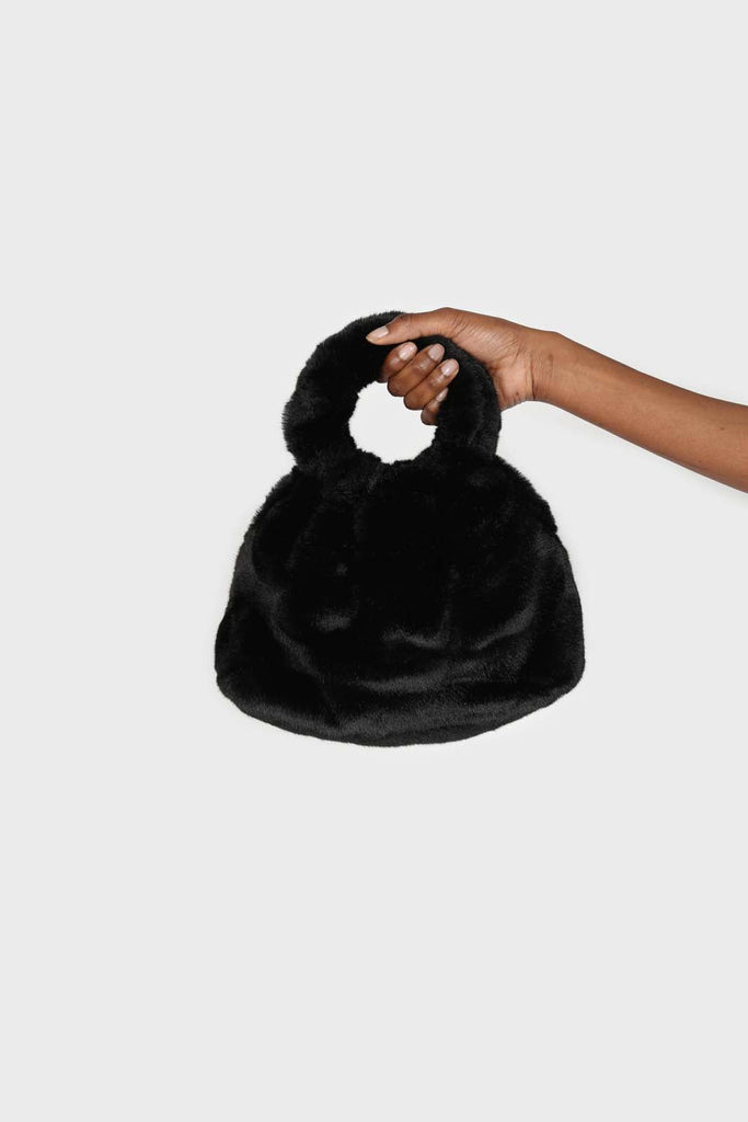 Black furry ring handle crossbody handbag_4