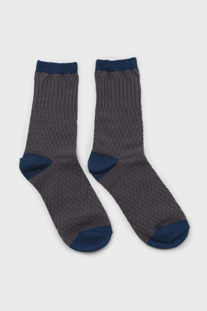 Grey textured diamond blue trim socks_4