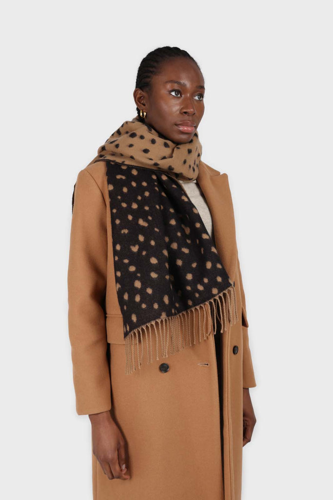 Camel and black leopard intarsia scarf_2