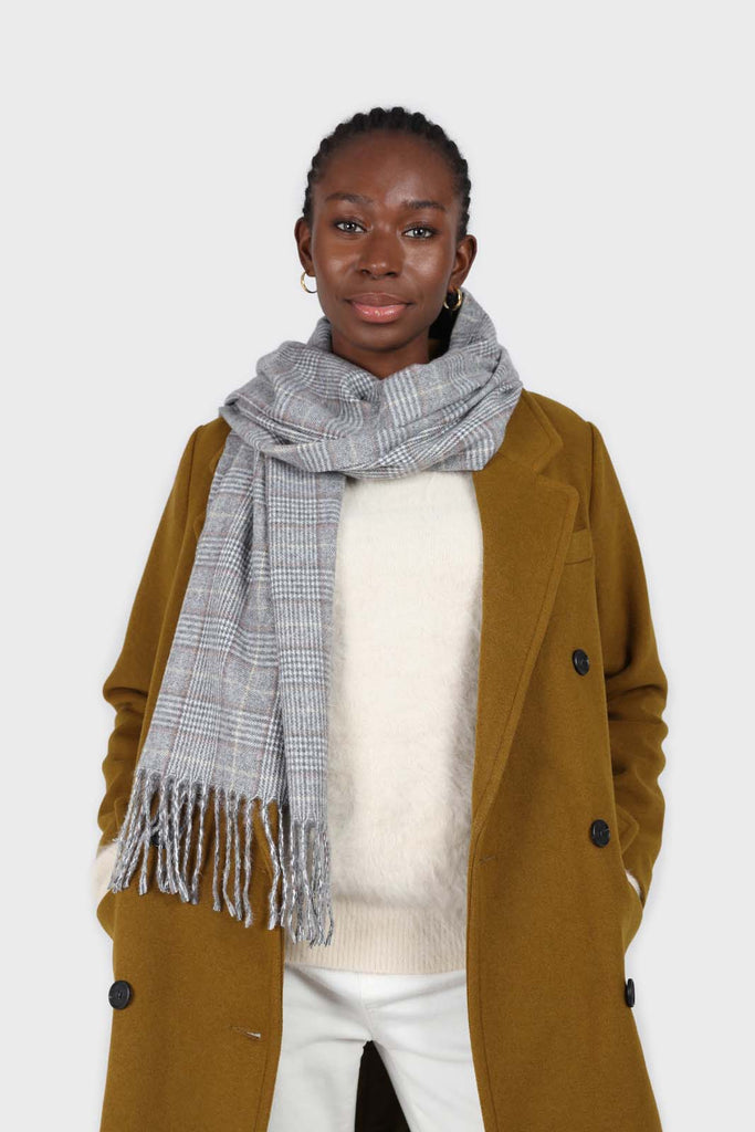 Pale grey and white smart checked scarf_2
