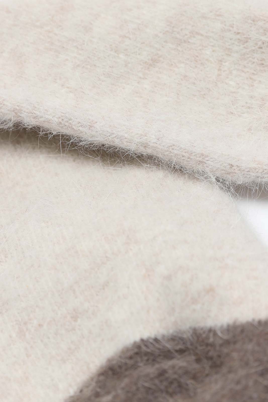 Oatmeal and brown furry color block angora socks_2