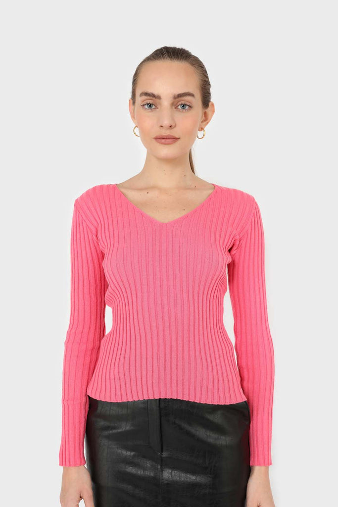 Hot pink ribbed V-neck fitted knit top_4