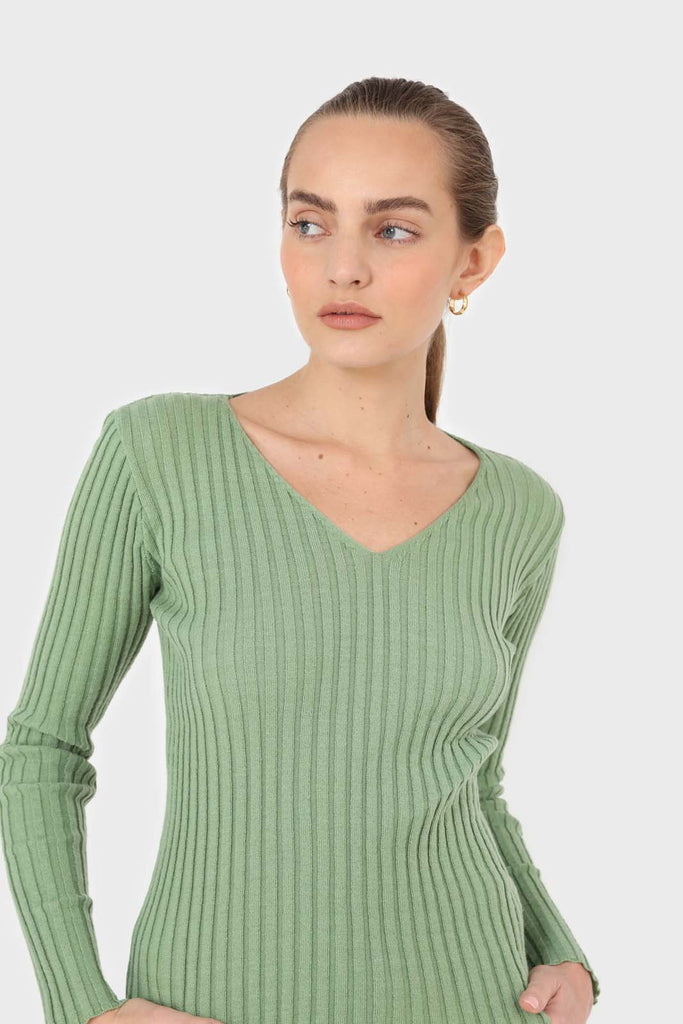Mint green ribbed V-neck fitted knit top_1