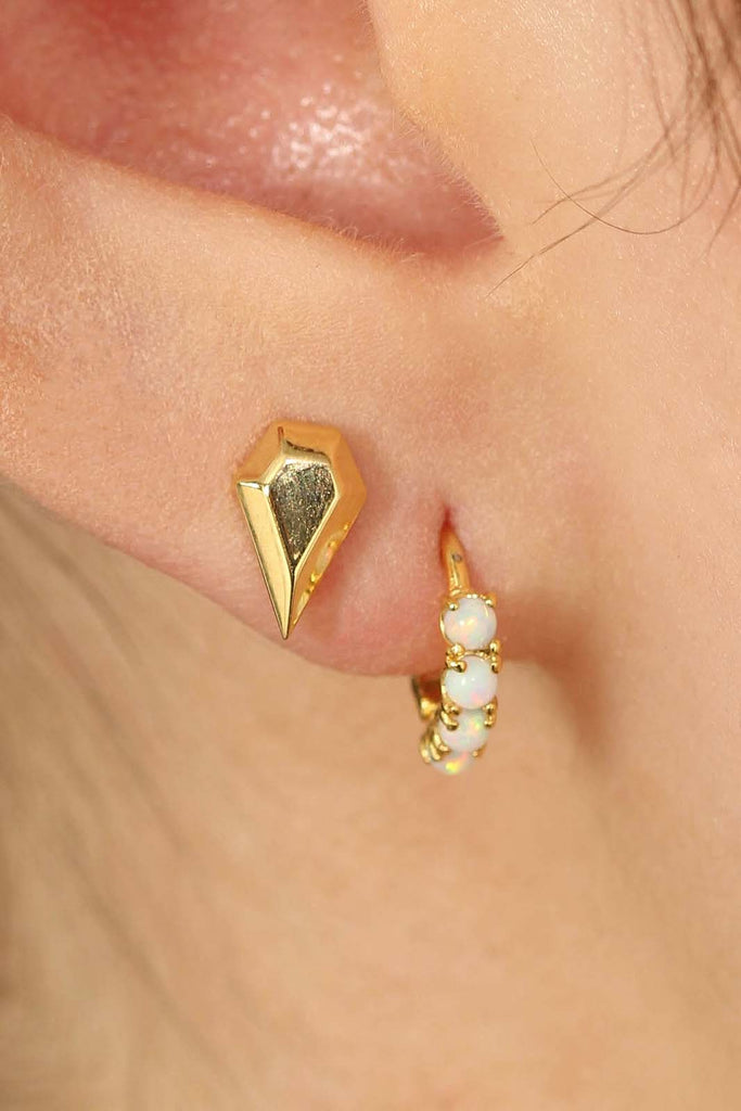 Gold iridescent huggie hoop earrings - 7mm_3