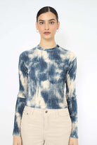 Teal tie dye print velvet cropped top_7