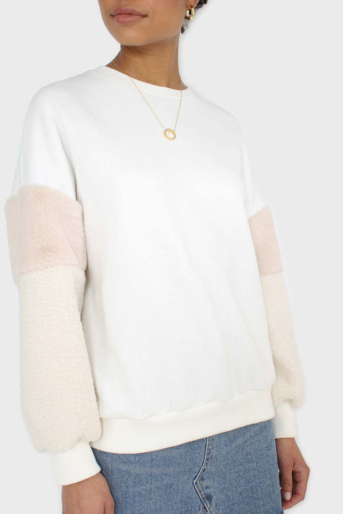 Ivory and beige faux fur sleeved sweatshirt_6