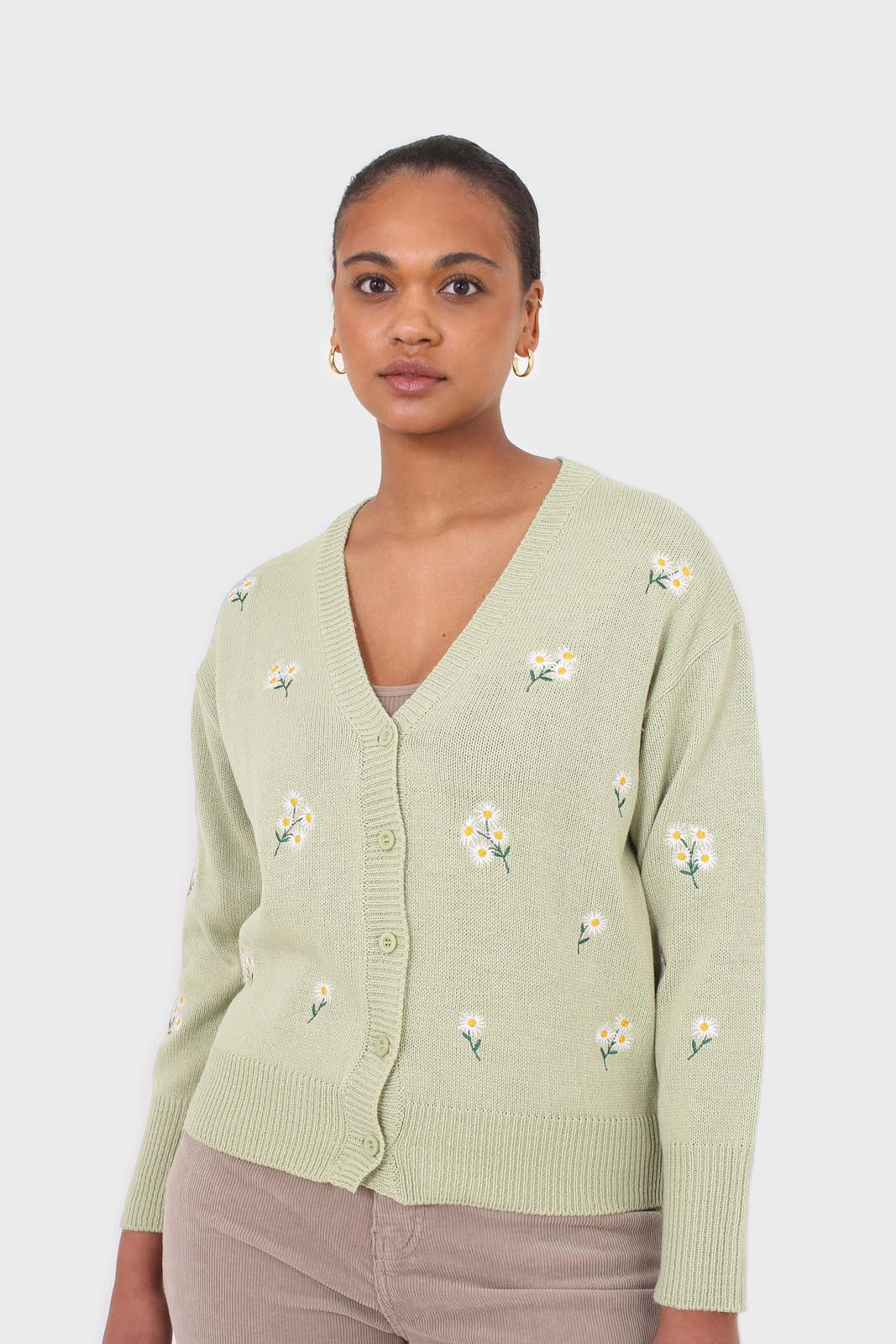 Green embroidered daisies cardigan_1