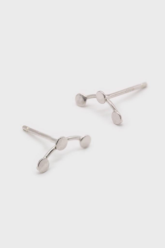 Silver connecting disk stud earrings_1