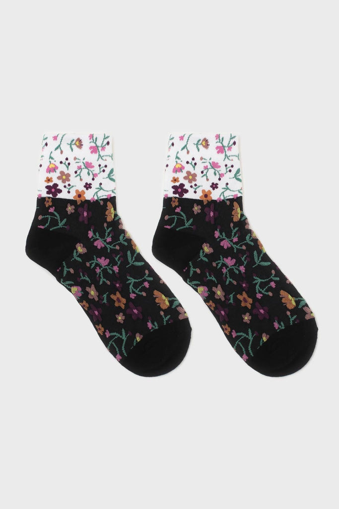Black floral colourblock socks_3