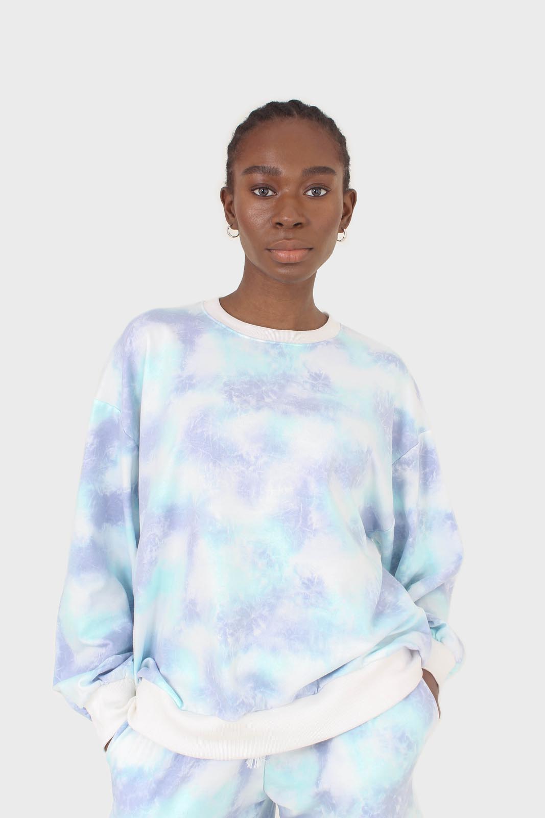 Blue and green tie dye sweatshirt_7