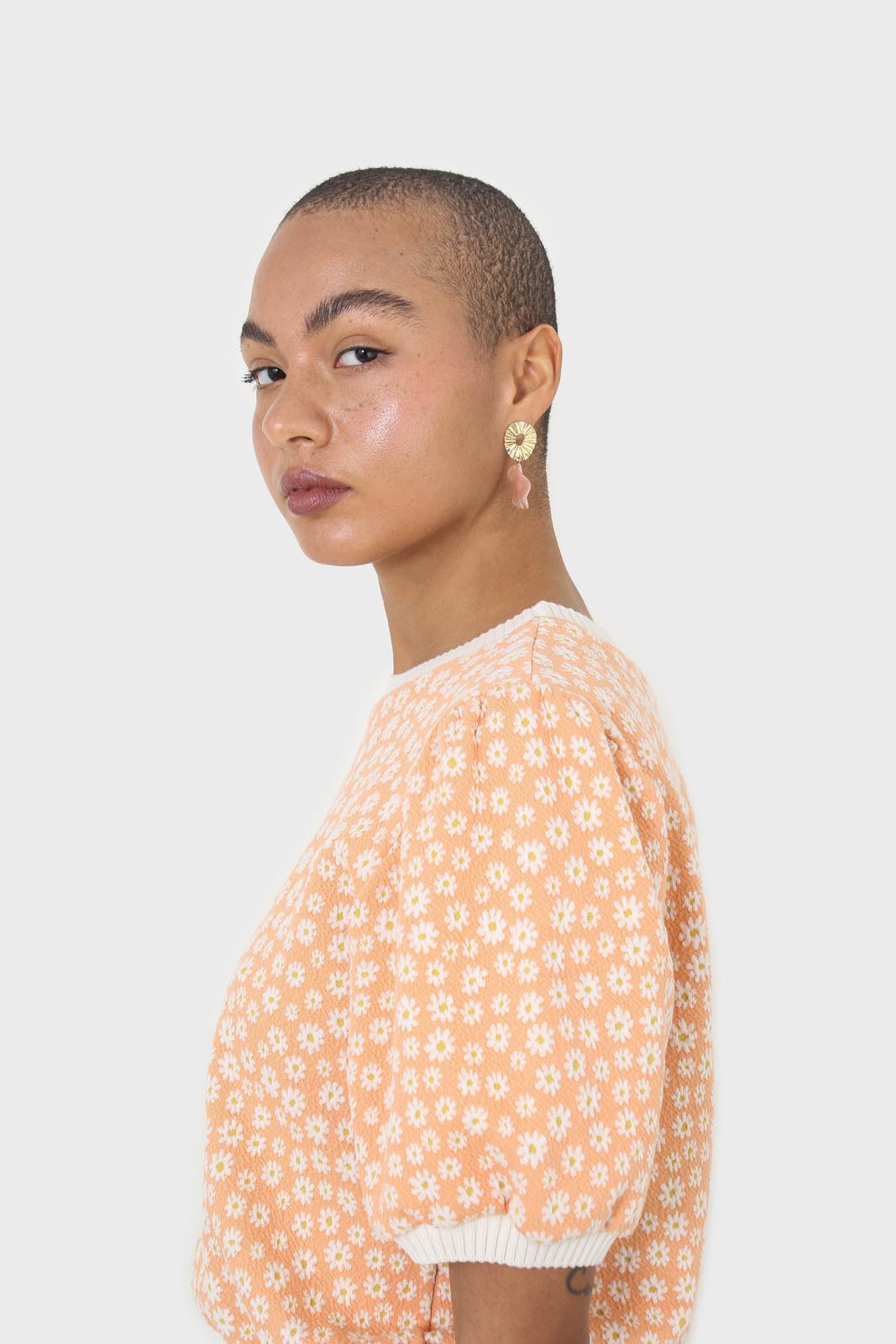 Orange and white daisies short puff sleeved top_2